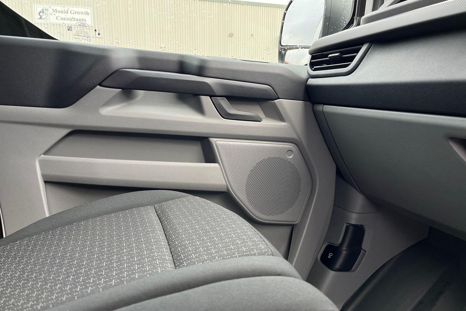 Ford E-TRANSIT CUSTOM Photo 34