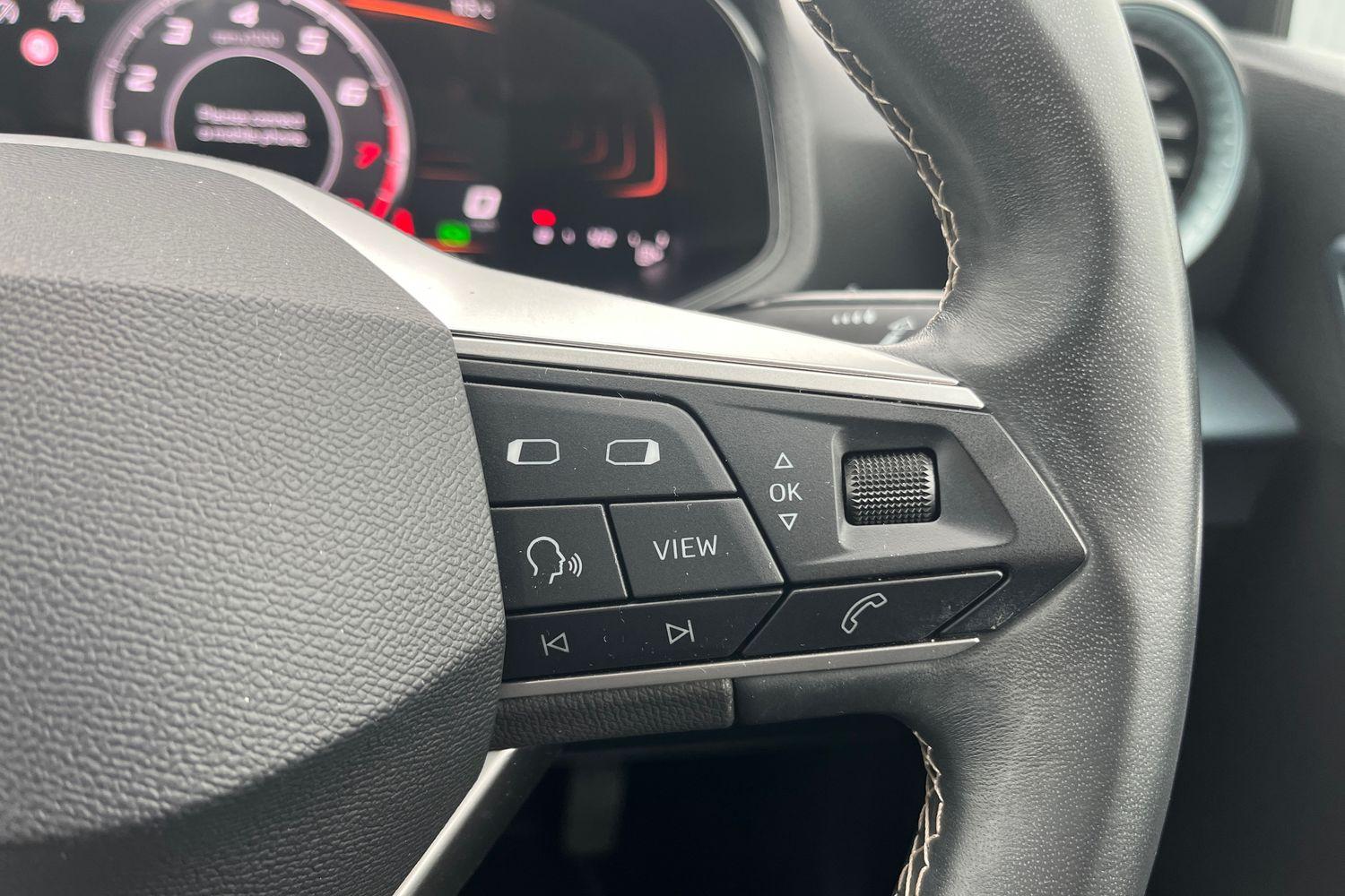 SEAT ARONA Photo 39