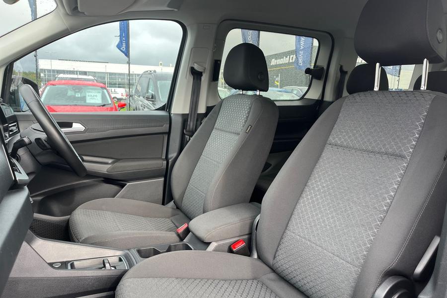Ford Grand Tourneo Connect Photo autoimg-7459771f1e9ac22de79861b9c0e06f2e1bedff9d.jpg
