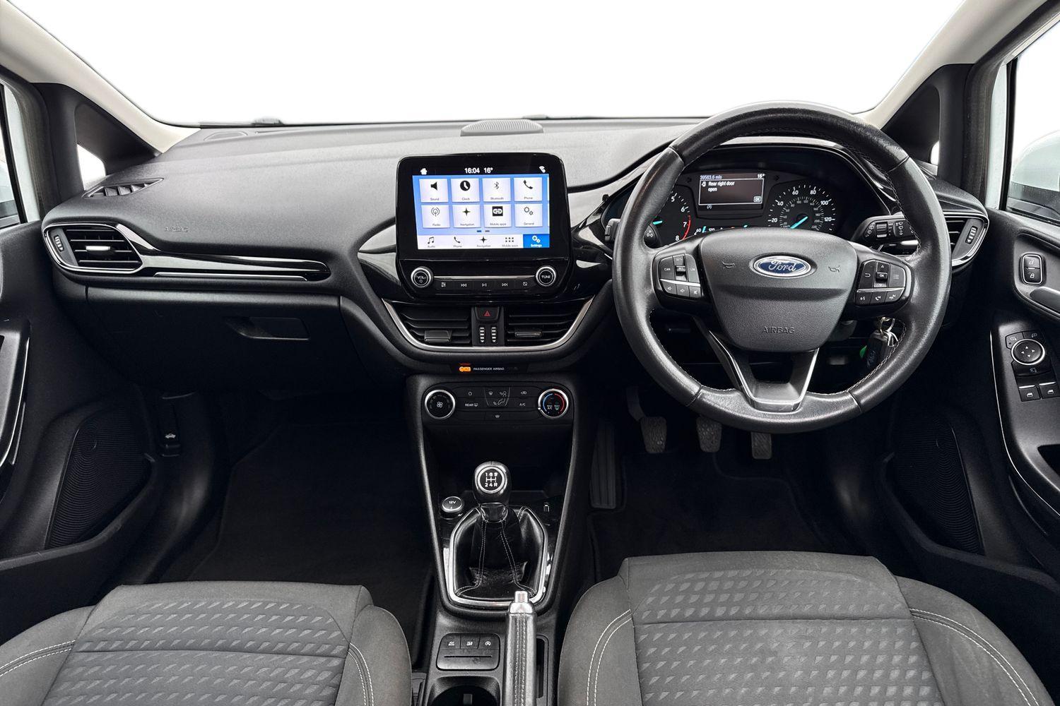 Ford FIESTA Photo 9