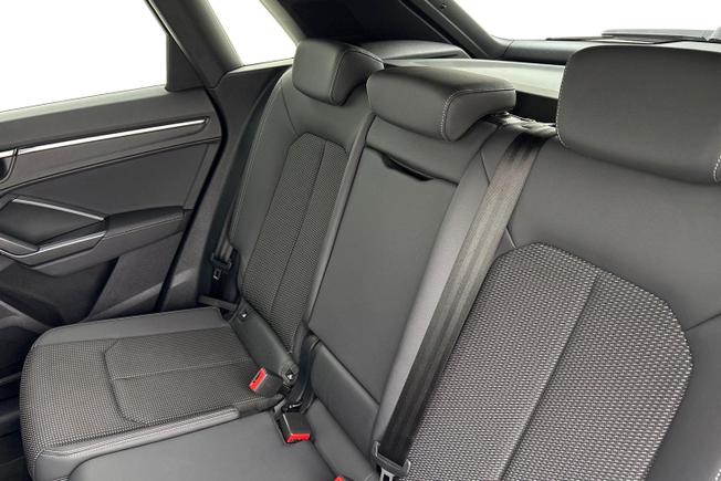 Audi Q3 Photo 9