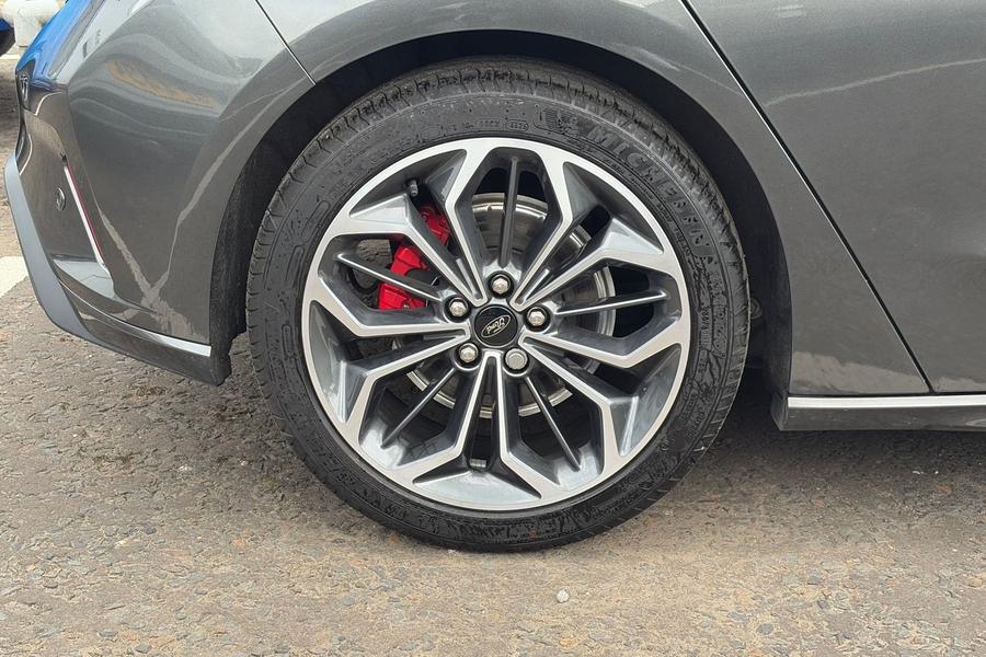 Ford Focus Photo autoimg-745edd6fb8487e76cbf7124956a3877e65a0d13c.jpg