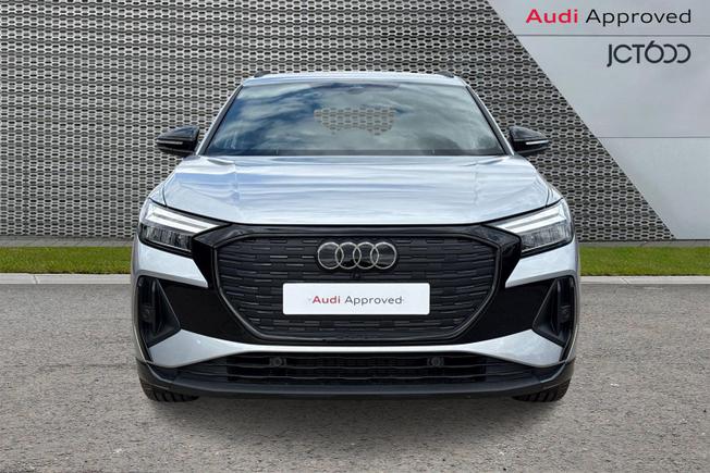 Audi Q4 Photo 8