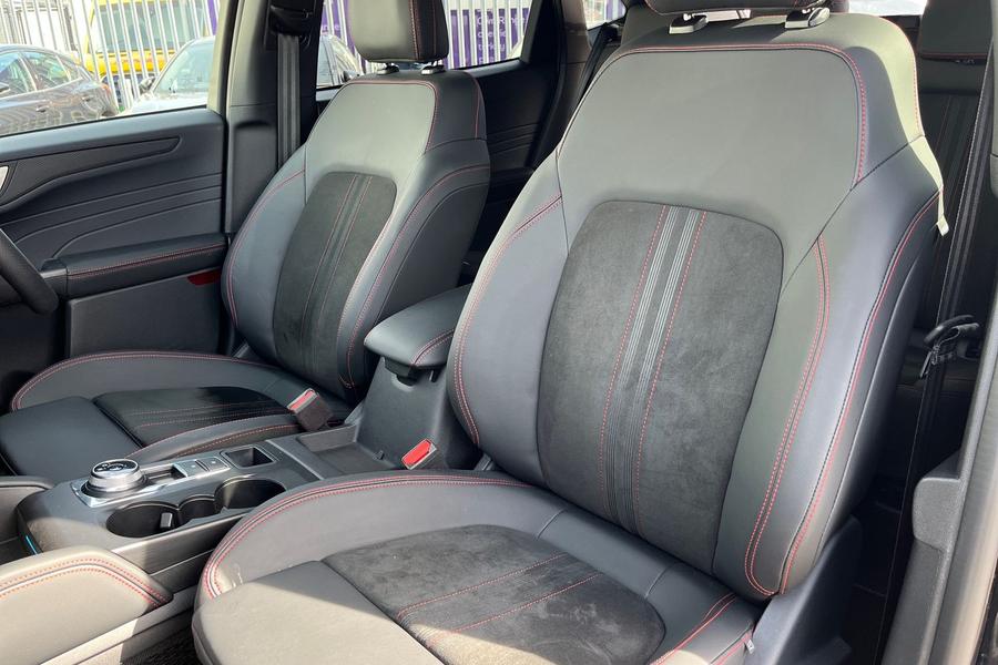 Ford KUGA Photo autoimg-74661b2113152944715924098854fd5f7f382d1b.jpg