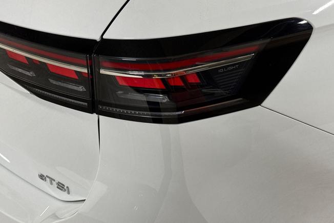 VOLKSWAGEN Passat Photo 18