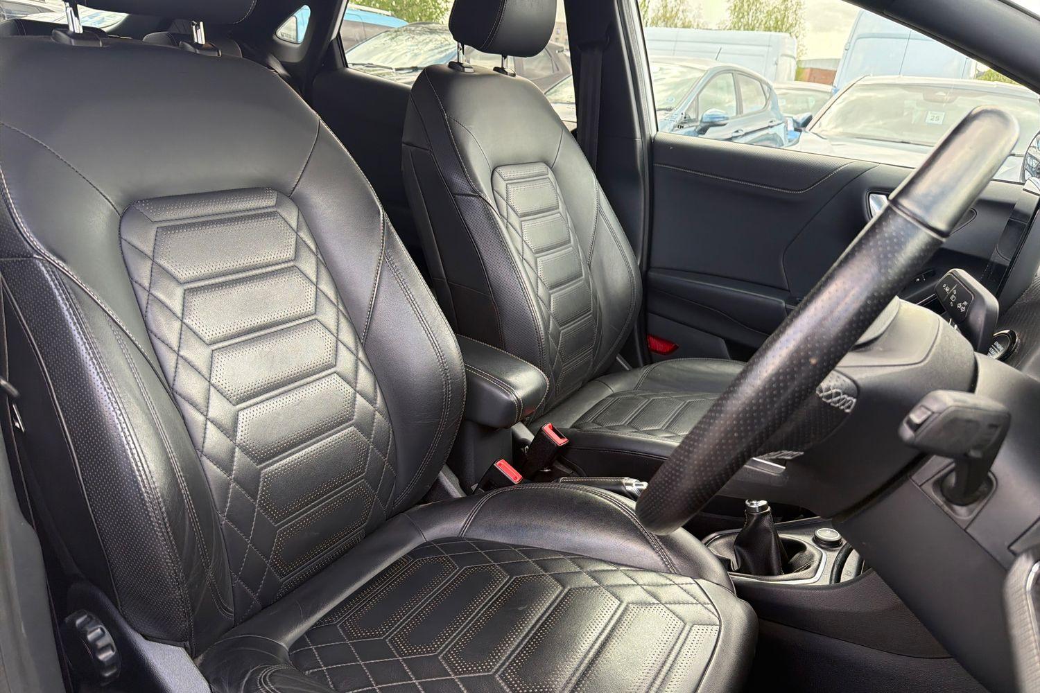 Ford PUMA Photo 16