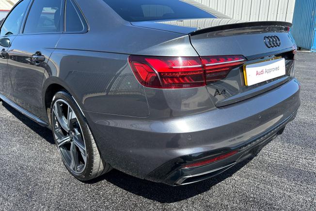 AUDI A4 Photo 31