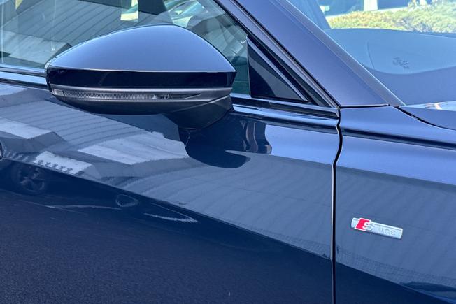 AUDI A6 Avant Photo 20