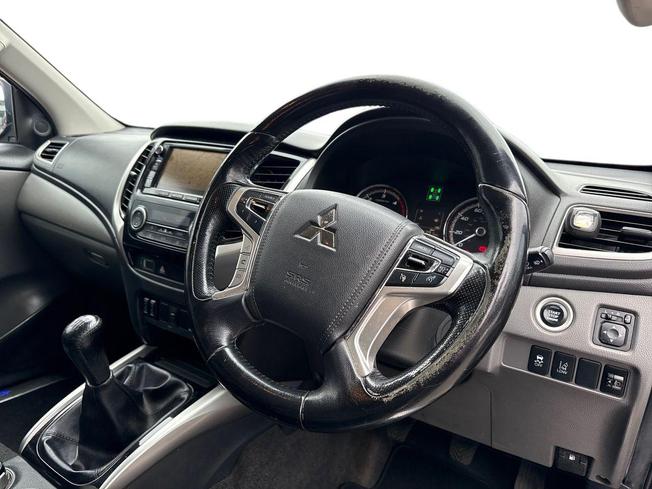 MITSUBISHI L200 Photo 6