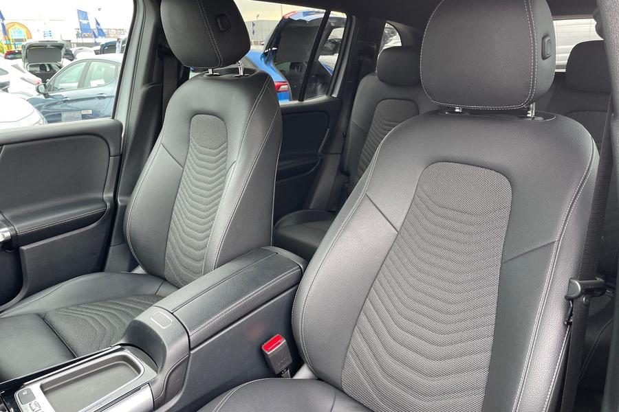 Mercedes-Benz GLB Photo autoimg-747ba317c4aa1439bb808c683ab5139879e753d8.jpg