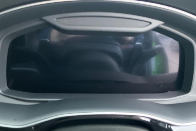 Audi RSQ8 Photo 16