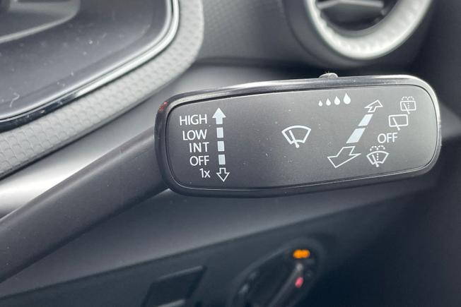 SEAT Ibiza Photo 24
