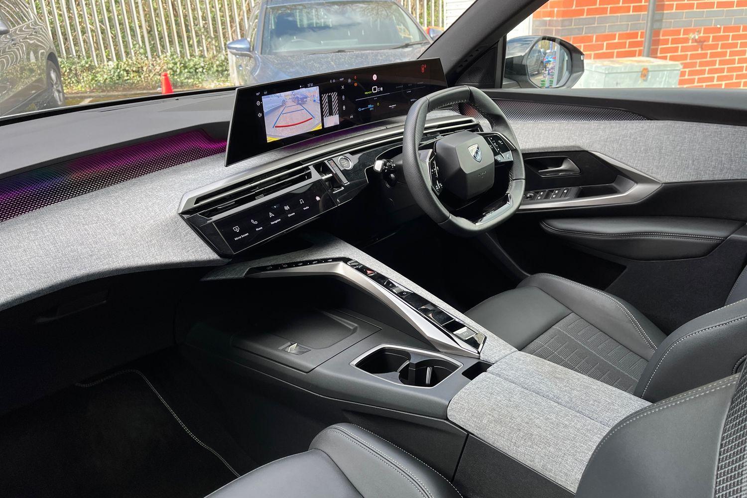 Peugeot E-3008 Photo 17