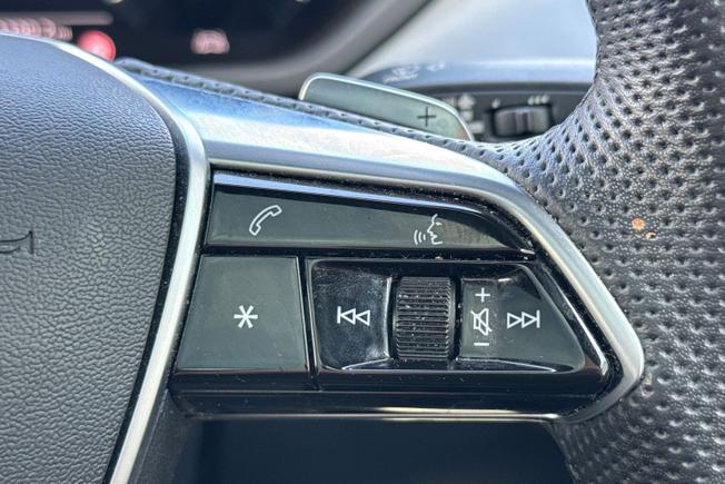 Audi e-tron GT Photo 16