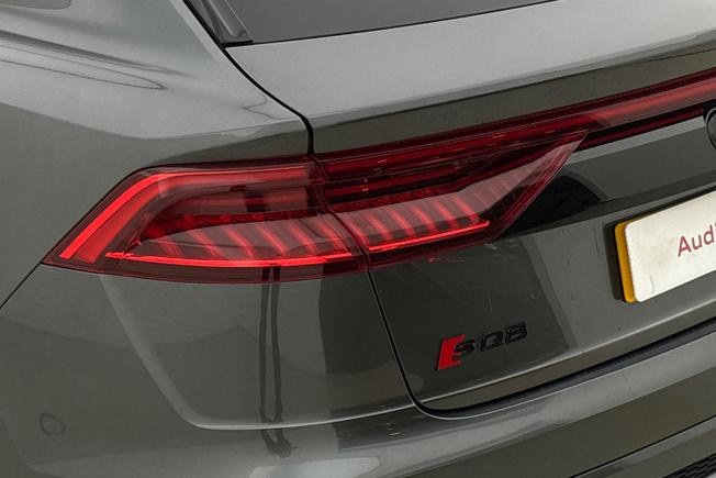 AUDI Sq8 Photo 18