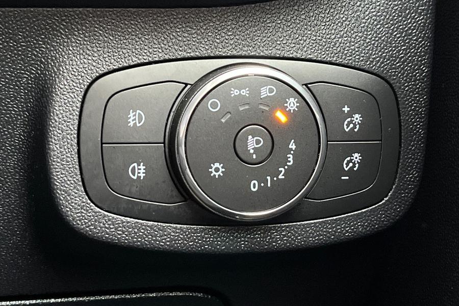 Ford FIESTA Photo autoimg-748f9832d81c38719adef4caf0e9eaff3e3b9667.jpg
