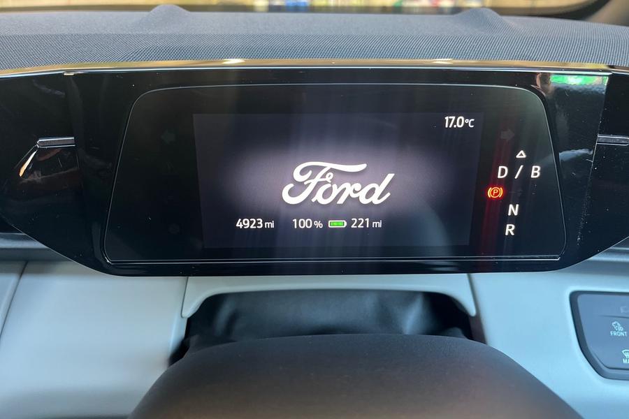 Ford Explorer Photo autoimg-74901165f5c32446187abee5fef00f39fb92d22c.jpg