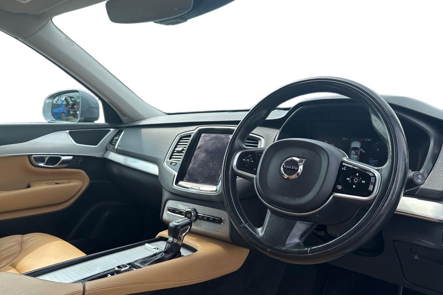 Volvo XC90 Photo 8