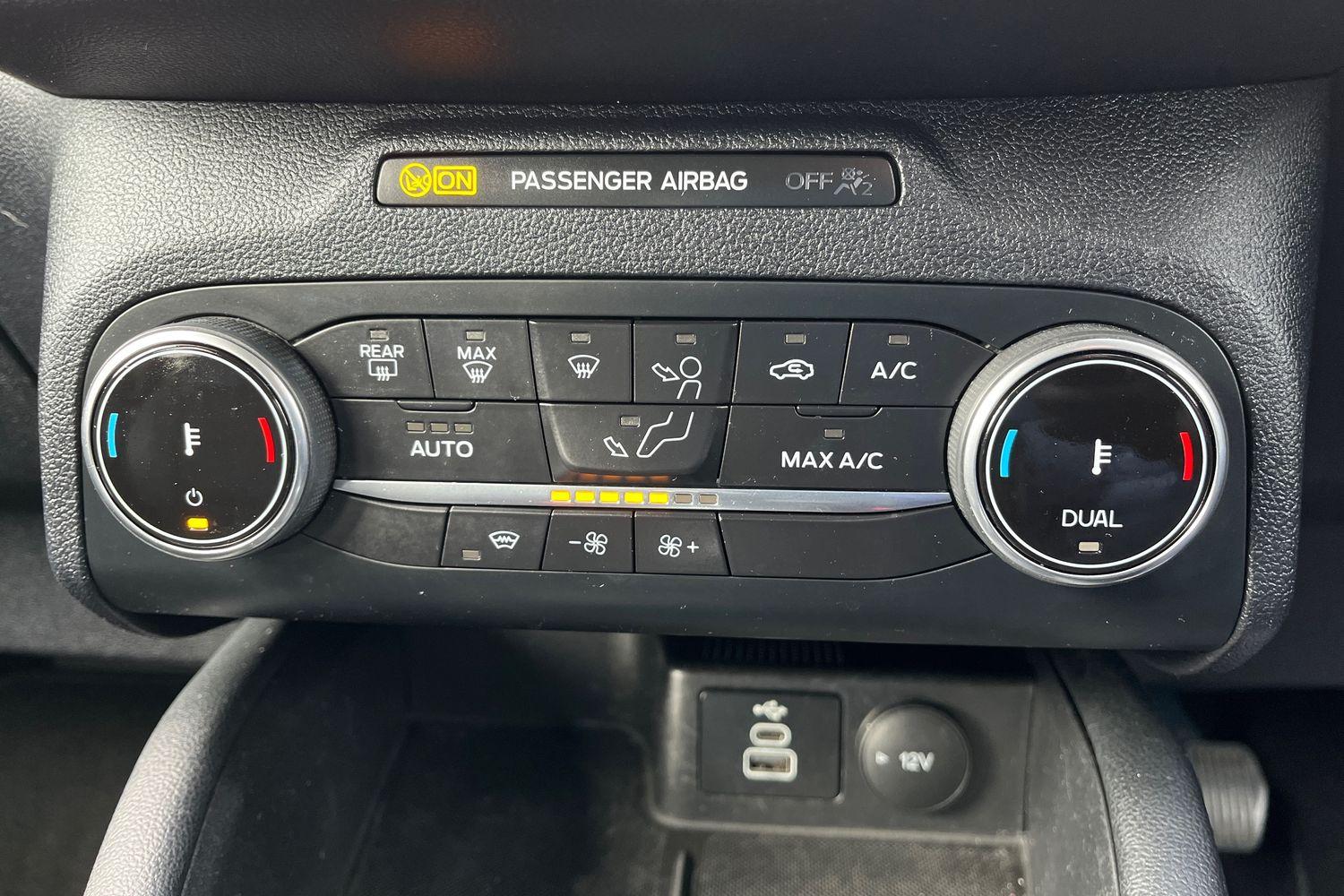 Ford Kuga Photo 32