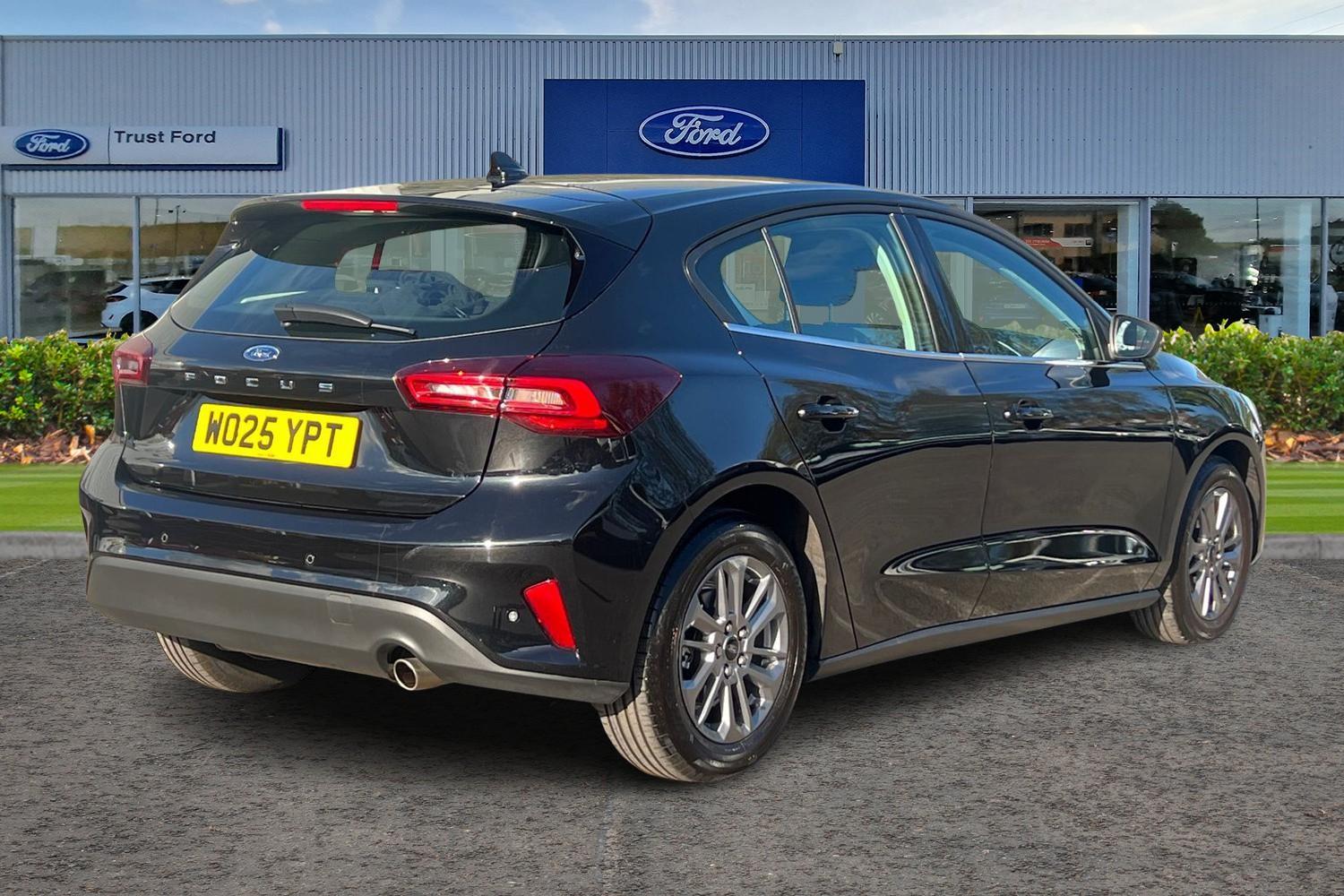Ford Focus Photo 3