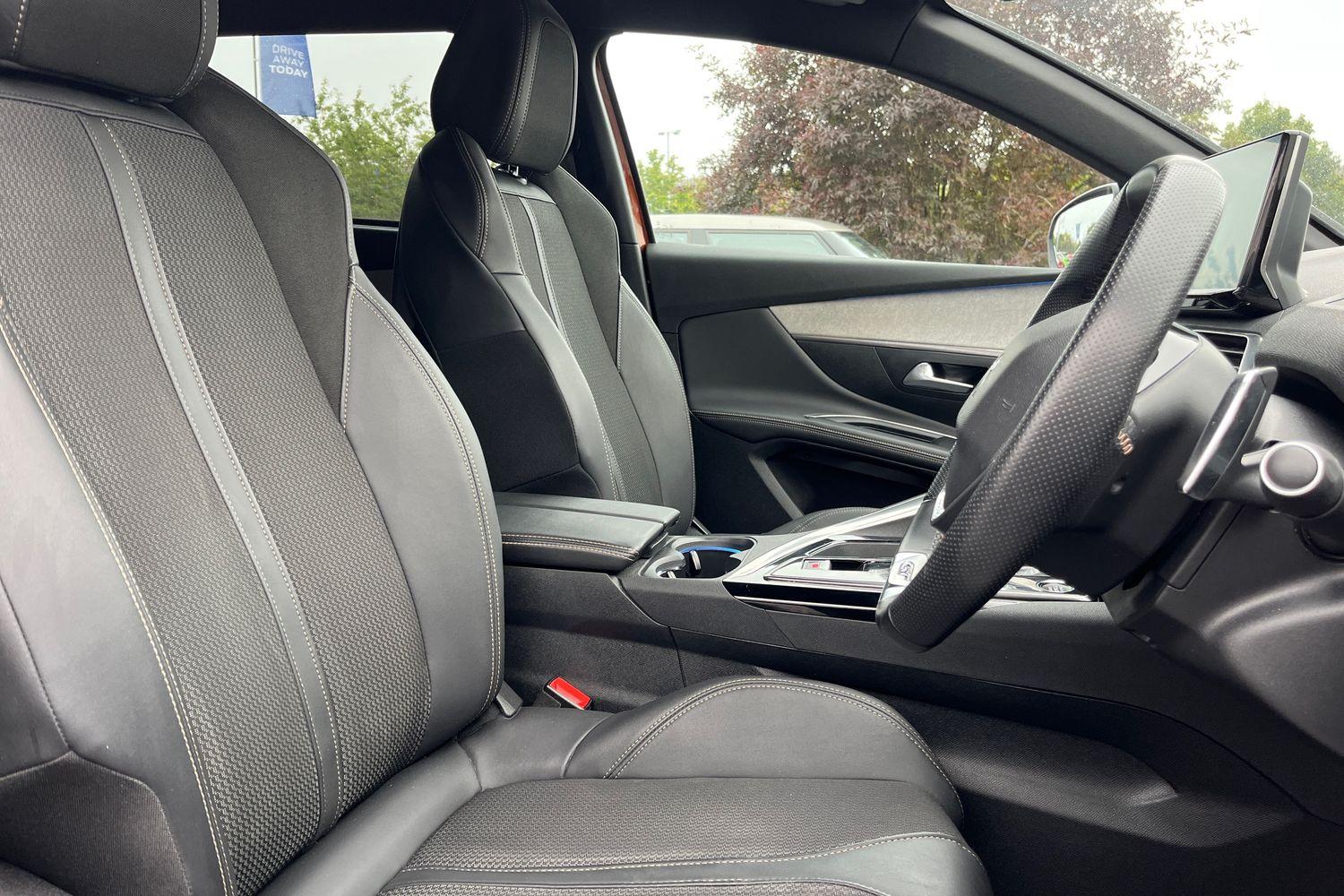 Peugeot 5008 Photo 16
