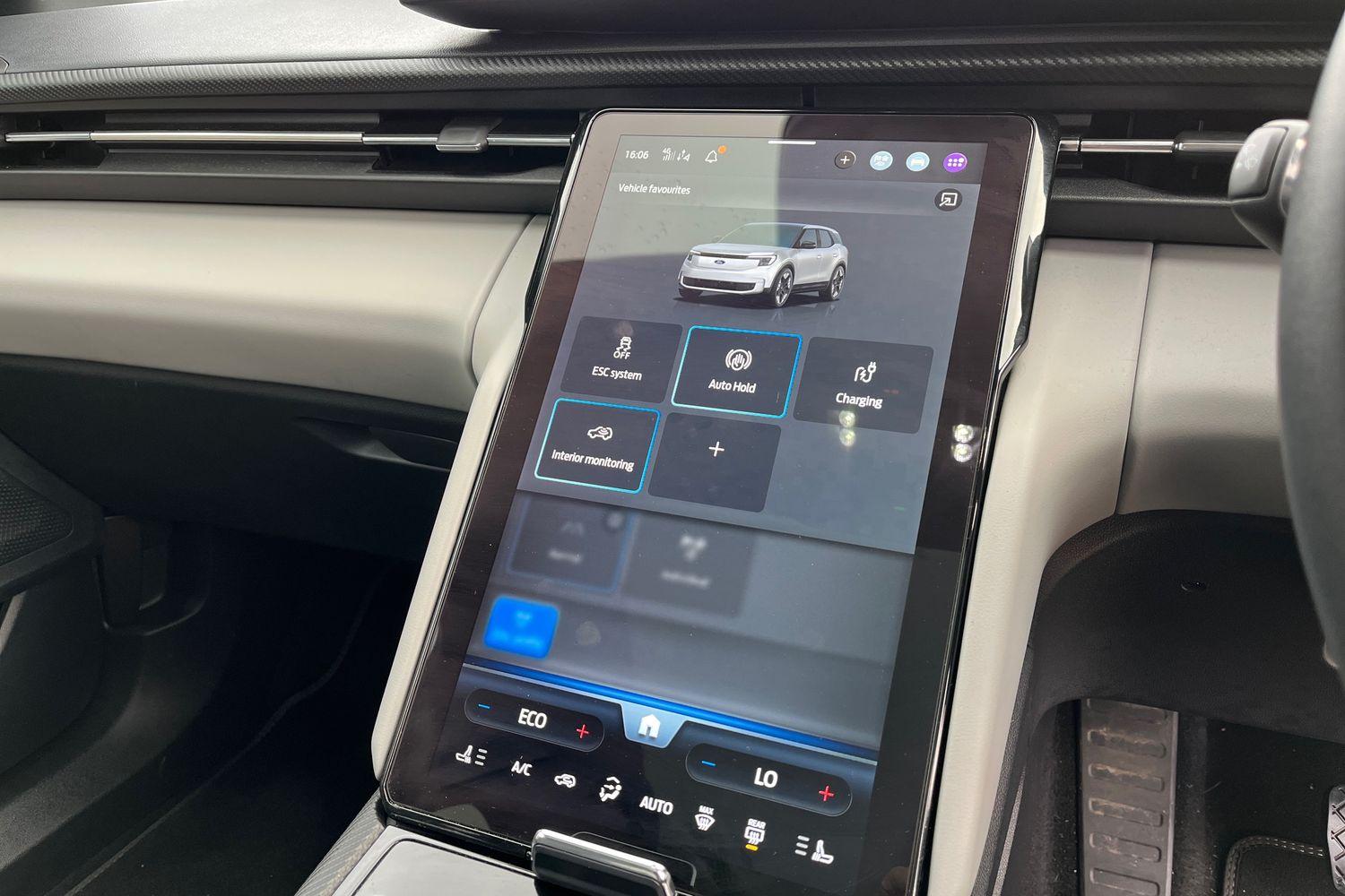 Ford EXPLORER Photo 32