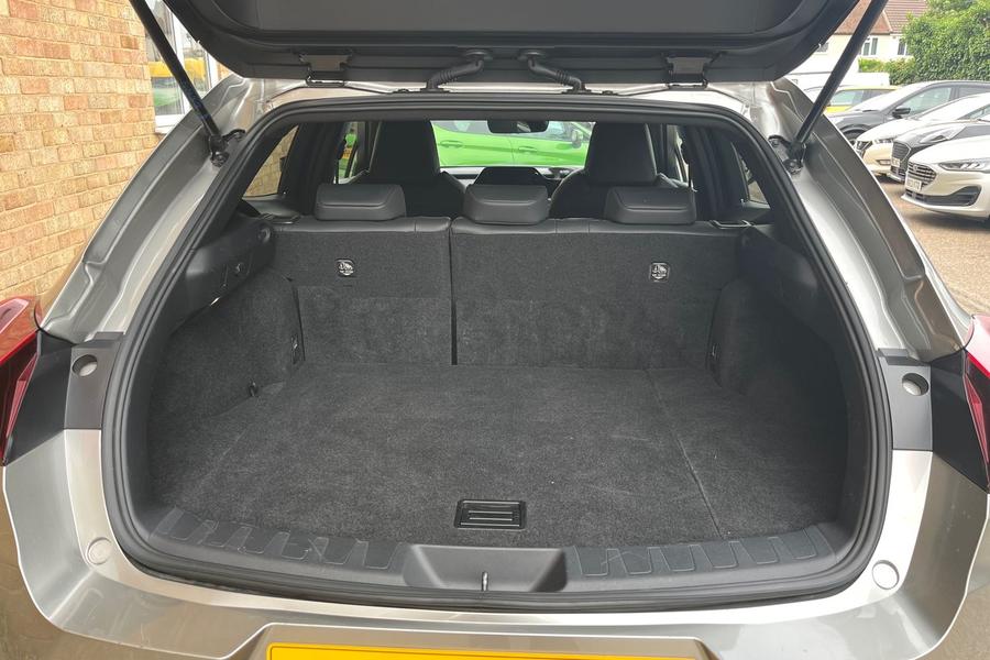 Lexus UX Photo autoimg-74a2e1491fd9554b5b1739ca0740c9b04da95878.jpg