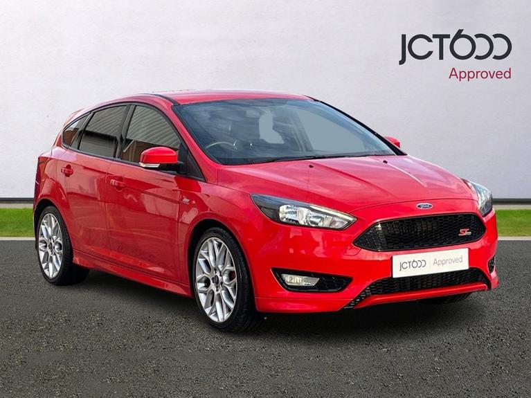 Used 2017 FORD Focus 1.5 TDCi ST-Line Hatchback 5dr Diesel Manual Euro 6 (s/s) (120 ps) Red at JCT600