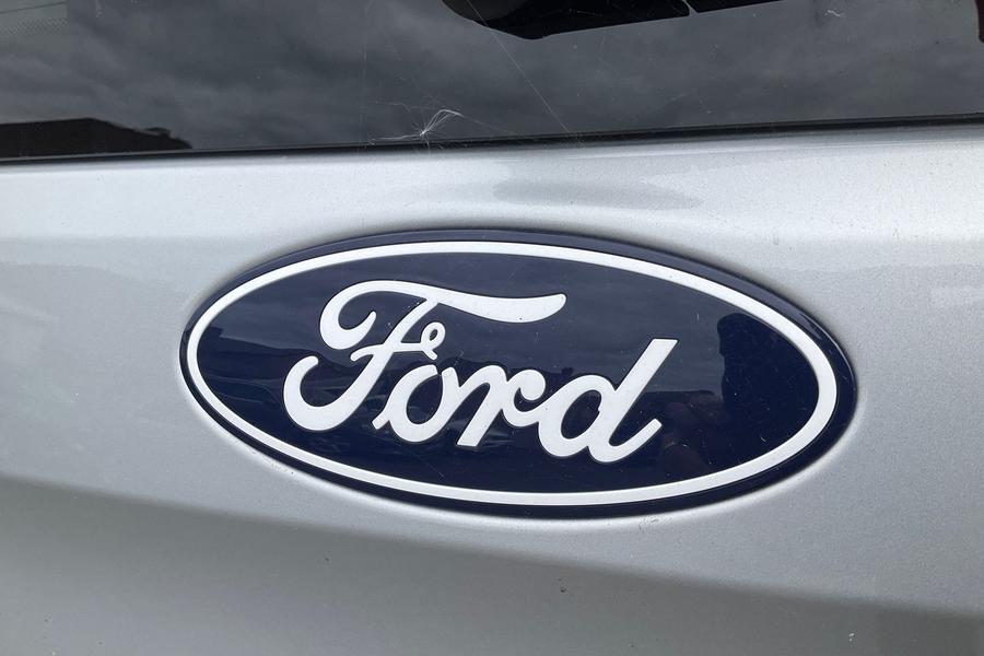 Ford Tourneo Custom Photo autoimg-74b09250b034fa3845391abdbce41448a1fc4c82.jpg
