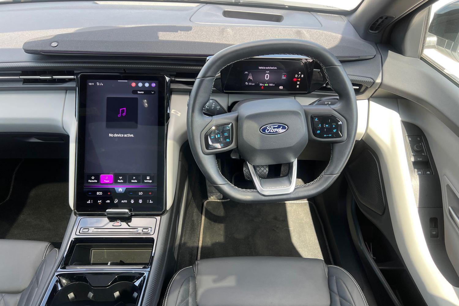 Ford Explorer Photo 10