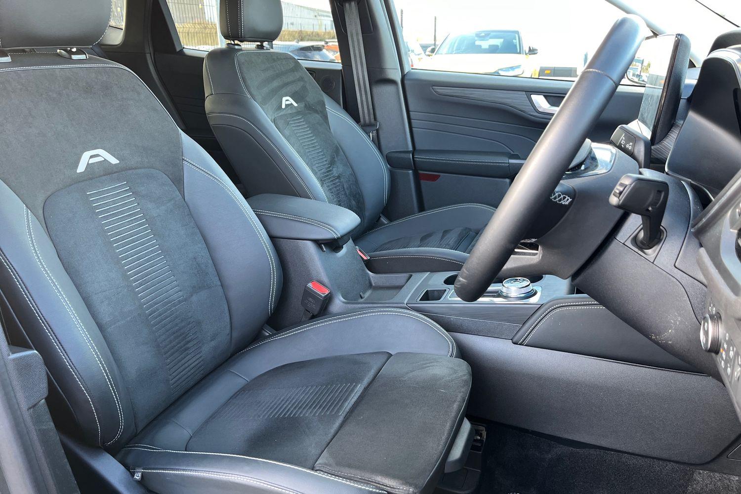 Ford KUGA Photo 16