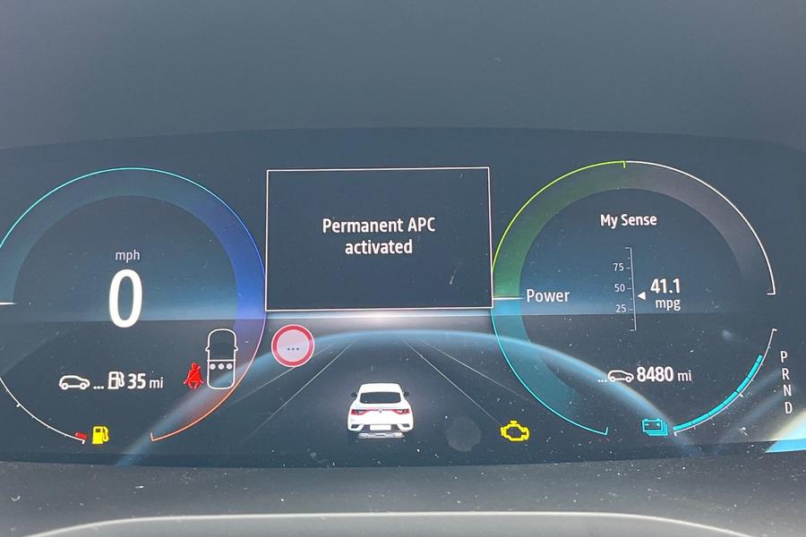 Renault Arkana Photo autoimg-74ba0b1deec87d24ac407a384101d2b11476c399.jpg