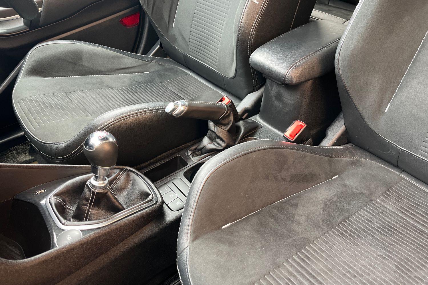 Ford FIESTA Photo 24