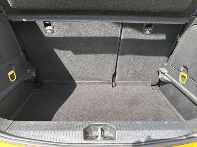 VAUXHALL Corsa Photo 12