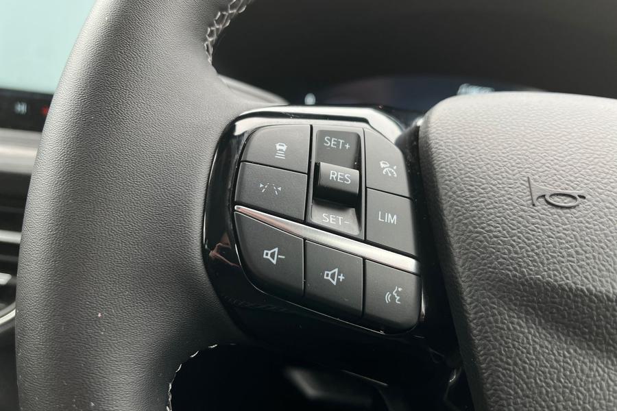 Ford Kuga Photo autoimg-74c21a584e564fb16e309357f7b80bec45d176d8.jpg