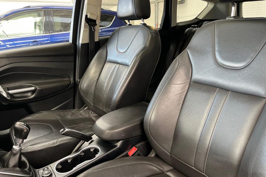 Ford KUGA Photo autoimg-74c3825eaa06dcefe6df2db031abb529323de49d.jpg