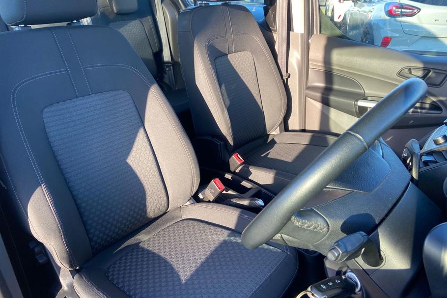 Used Ford TOURNEO CONNECT 17