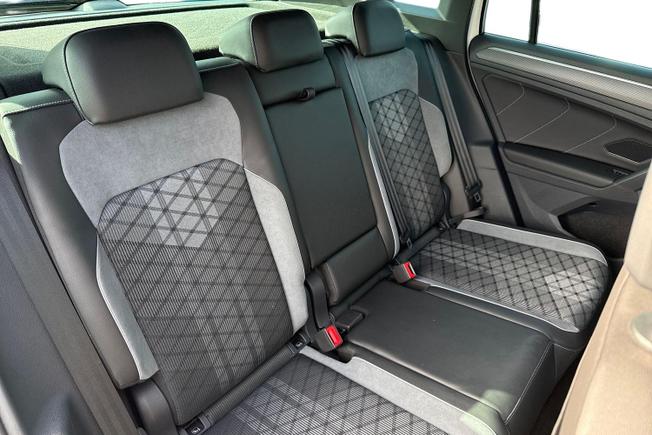 VOLKSWAGEN Tiguan Photo 9