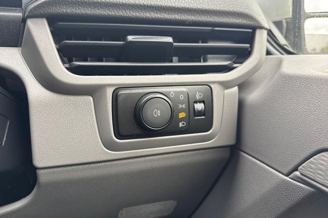VOLKSWAGEN Transporter Photo 38