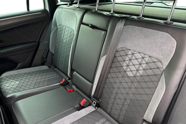 VOLKSWAGEN Tiguan Photo 9