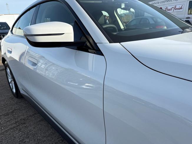BMW I4 Photo 20