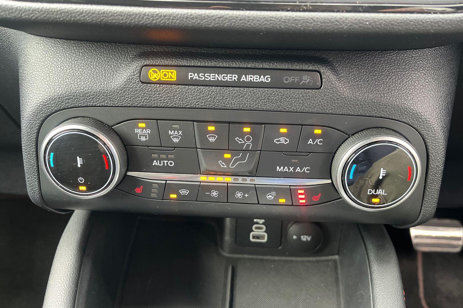 Ford KUGA Photo 28
