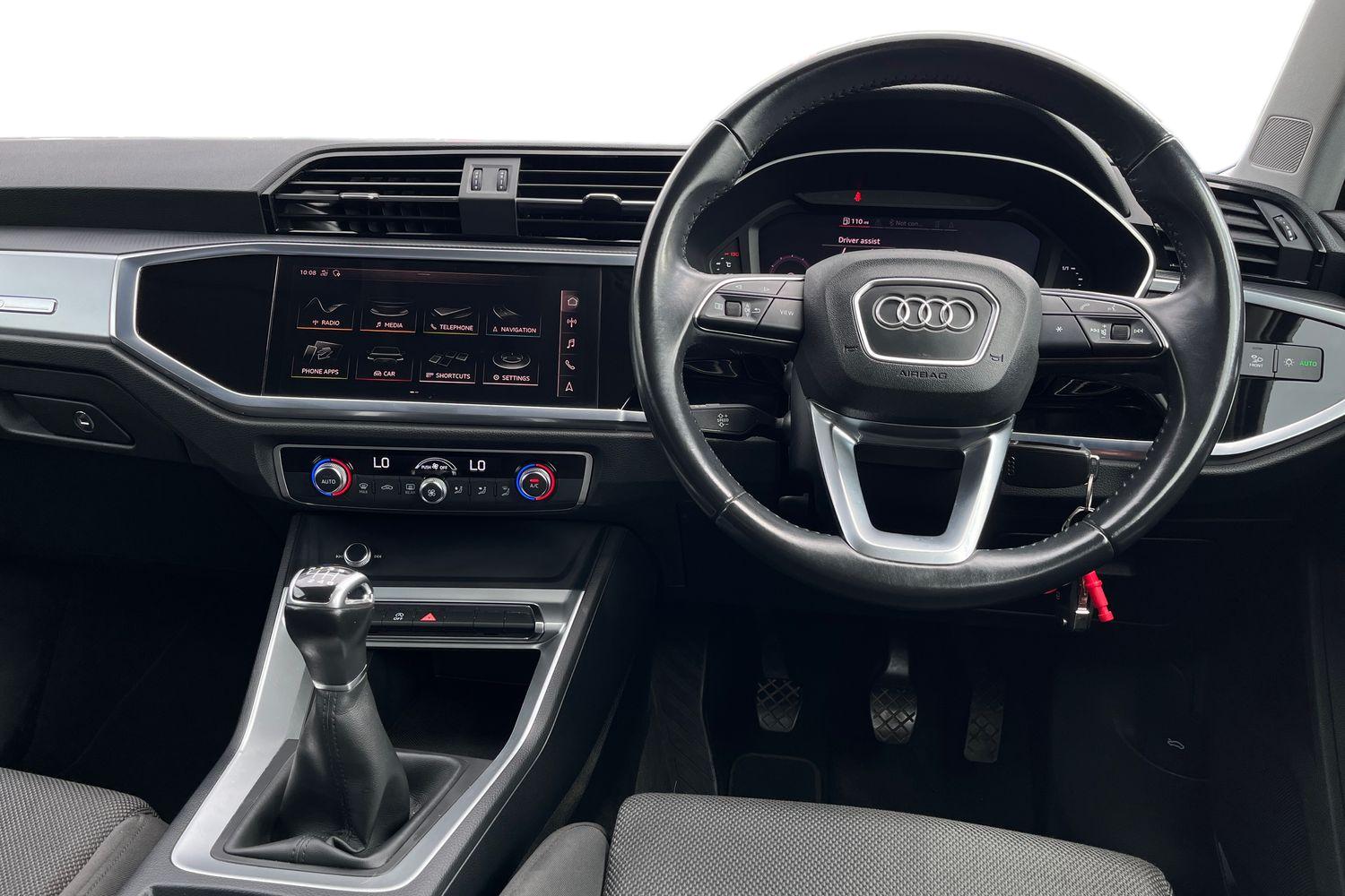 Audi Q3 Photo 10