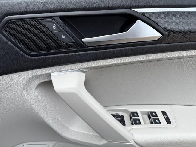 VOLKSWAGEN Tiguan Photo 30