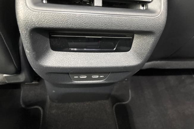 VOLKSWAGEN Tiguan Photo 36