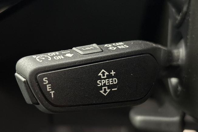 AUDI Q8 e-tron Photo 29