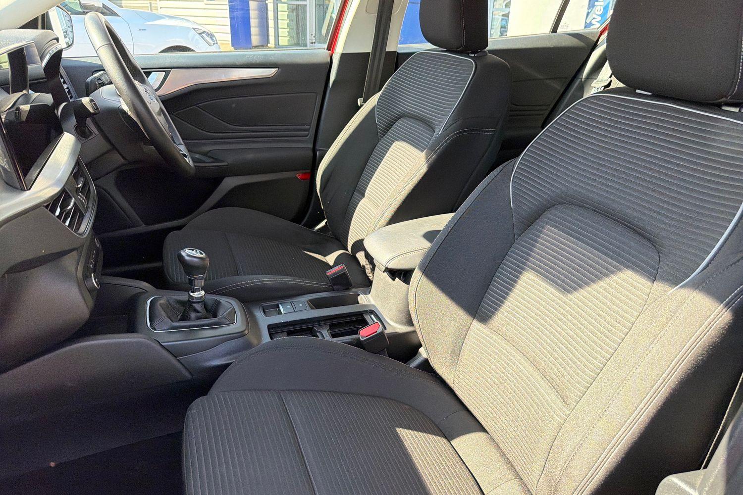 Ford FOCUS Photo 18