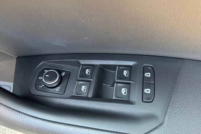 VOLKSWAGEN Touareg Photo 36
