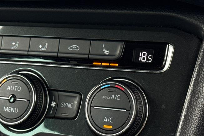 VOLKSWAGEN Tiguan Photo 26