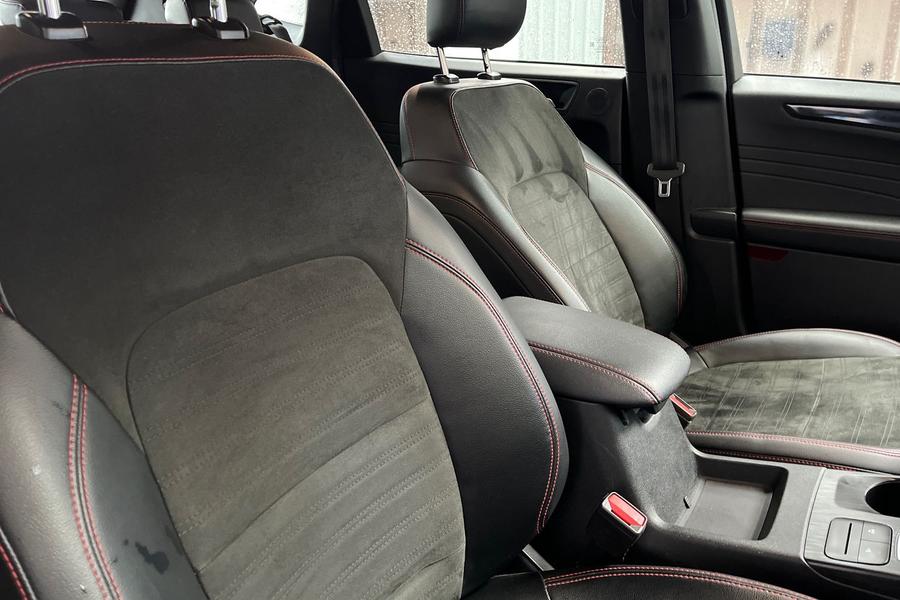 Ford Kuga Photo autoimg-74f02c2b0567c13cc7368e56163e46dd112fb285.jpg